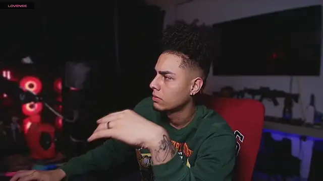 Snapshot of bigryann23 chatting on February 2, 2025, 12:40 am bigryann23 online show from February 2, 2025, 12:40 am