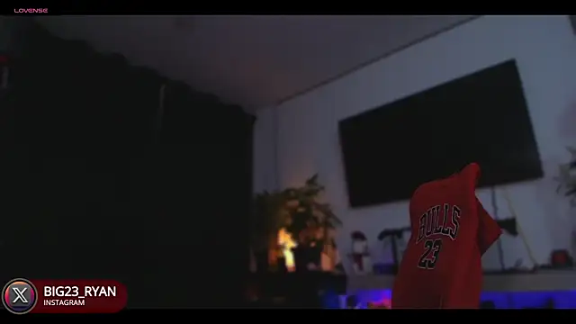 Snapshot of bigryann23 chatting on February 9, 2025, 2:38 am bigryann23 online show from February 9, 2025, 2:38 am